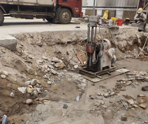 老城镇公路下沉压浆